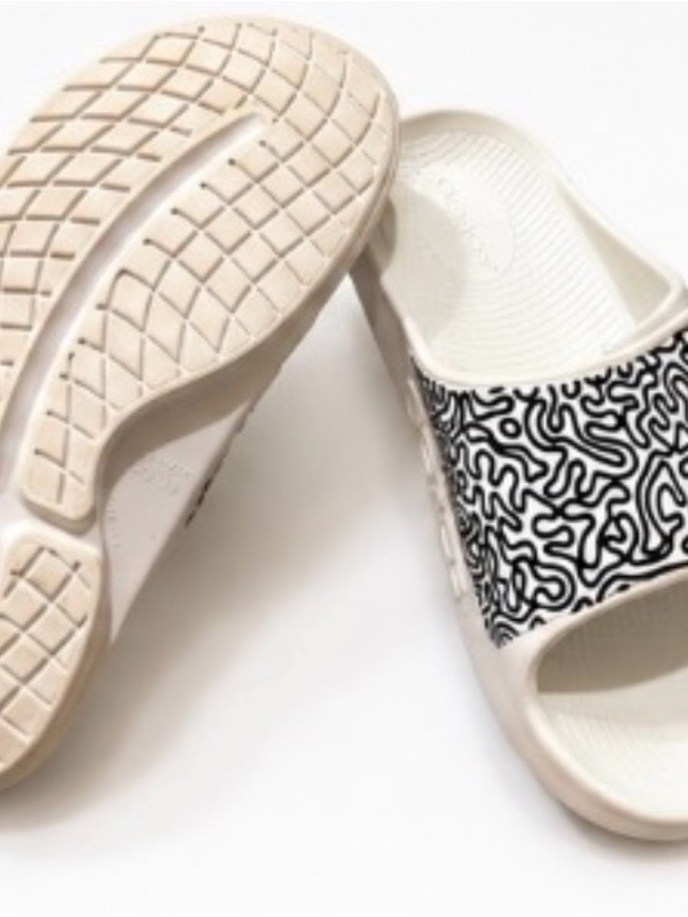 OOFOS OOahh Limited Edition Recovery Slides White/Black Graphic EUC - Picture 2 of 3
